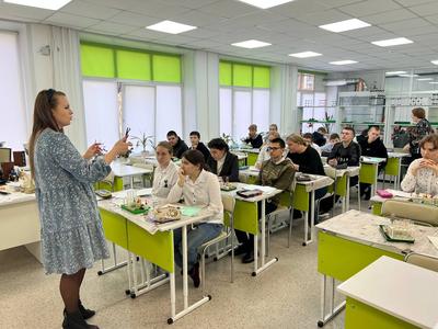 В Новосибирске начали судить учителя физкультуры за смерть второклассницы -  Российская газета