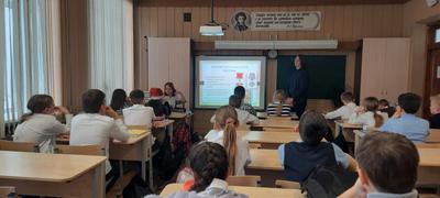 Сниму с тебя штаны и опозорю перед классом»: в Новосибирске учительница  оскорбила школьницу из-за шутки одноклассника - KP.RU