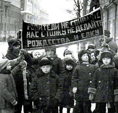 Восьмиэтажная водонапорная башня в Новосибирске с чемоданом прошлого |  Зерно | Дзен