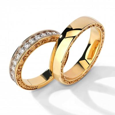 Обручальные кольца с бриллиантом с гравировкой на заказ или купить в  интернет магазине в Москве, заказать в ювелирной мастерской