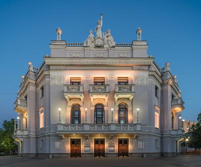 Оперный театр Екатеринбург фото