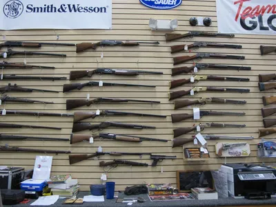 Оружейный магазин в США фото фотографии
