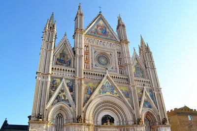 17 Cool Things to Do in Orvieto, Italy (+ Travel Guide) - Our Escape Clause  | 여행, 건물, 어반 스케쳐스