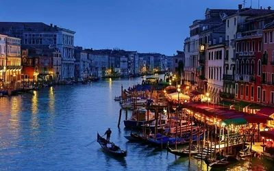 Вид с воздуха на остров лидо-де-венеция в венеции, италия. остров между  венецией и адриатическим морем. | Премиум Фото