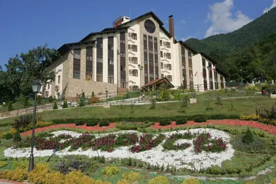 5 лучших отелей Красной Поляны. Отели с бассейном в горах Сочи на Красной  Поляне