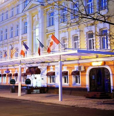 Azimut полностью обновит московский отель «Белград»