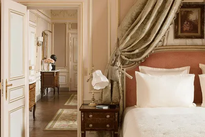 Забронировать 5-звездочный отель в центре Парижа Ritz Paris. Лучшие отели в  Париже.