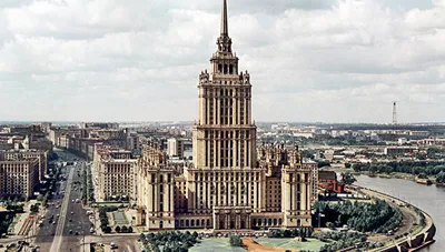 Four Seasons Hotel Moscow - Wikipedia