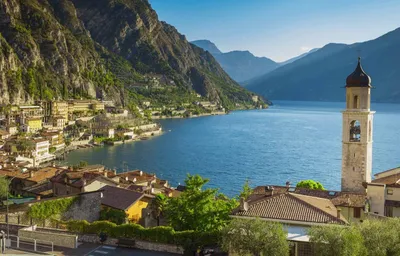 Time Voyage - Потрясающее озеро Гарда❤️, Италия! Гарда является одном из  самых живописных озер не только Италии, но и всего мира. Прибрежная полоса  озера характеризуется мягким климатом. Благодаря тому, что озеро Гарда