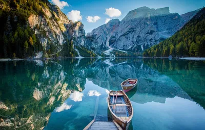 Ртутная Безопасность on X: \"Озеро Брайес, Италия 😍 Озеро Брайес (Lago di  Braies) располагается примерно в 100 км от города Больцано в Южном Тироле  на высоте 1496 метров. Отсюда открываются потрясающие виды