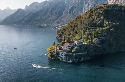 Архитектура маленьких городов на побережье озера Комо, Италия | Пикабу