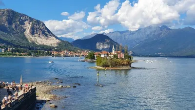 Коллекция туров «Сокровища Италии» - #Озеро #Маджоре, одно из четырех  великих озер Италии, омывающее своими водами земли Швейцарии и Италии. # Италия #отдых_в_Италии #туры_в_Италию #тур #путешествия #отдых_на_озере  #туризм #dsbw | Facebook