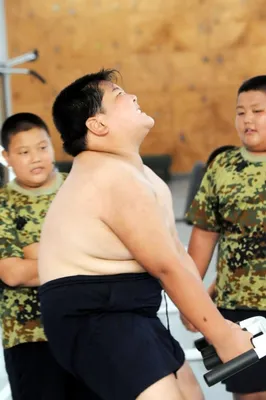 Количество мужчин с ожирением в России достигло рекордных значений — URA.RU