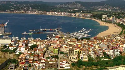 Пляж Ла-Фоска Паламос, Жирона, Каталония, Испания Редакционное Фотография -  изображение насчитывающей взморье, сан: 158955292