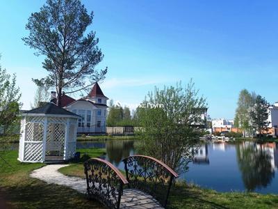 Оливковый дом выставлен на продажу в Екатеринбурге. «В окружении статусных  соседей»