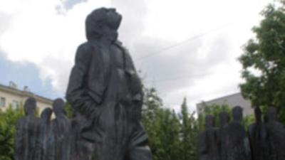 Пять необычных современных скульптур Петербурга. «Бумага»