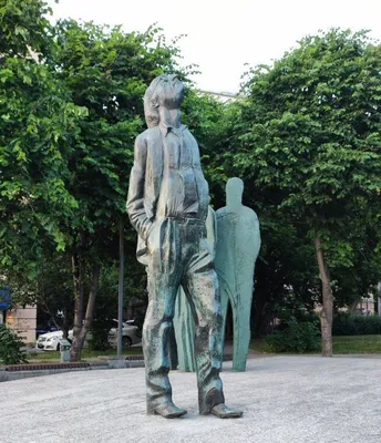 Памятник Иосифу Бродскому на Новинском бульваре — Все о Москве