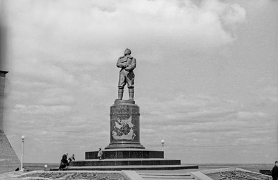 Памятник Валерию Чкалову в Нижнем Новгороде, Верхневолжская набережная -  фото, отзывы 2024, рейтинг, телефон и адрес