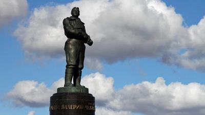В Нижнем Новгороде начали реставрировать один из символов города — памятник  Валерию Чкалову 9 декабря 2019 года - 9 декабря 2019 - НН.ру