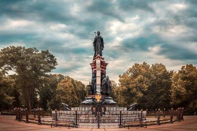 Памятник Екатерине II И Александринского Театра В Санкт-Петербурге, Россия  Фотография, картинки, изображения и сток-фотография без роялти. Image  55099721