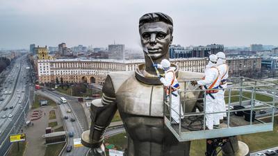 Реставрация памятника Юрию Гагарину стартовала в Москве - AEX.RU