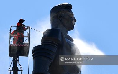 Памятник Юрию Гагарину (Чебоксары) — Википедия