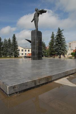 File:Памятник Гагарину Ю.А., Юго-Западный округ, Москва 03.jpg - Wikimedia  Commons