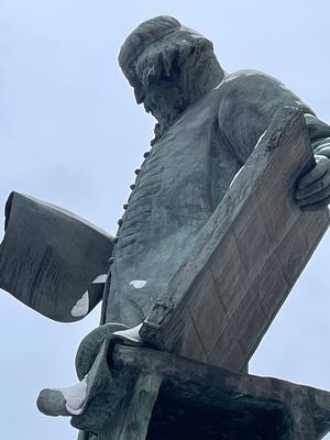 Памятник Ивану Фёдорову в Москве | Удоба - бесплатный конструктор  образовательных ресурсов