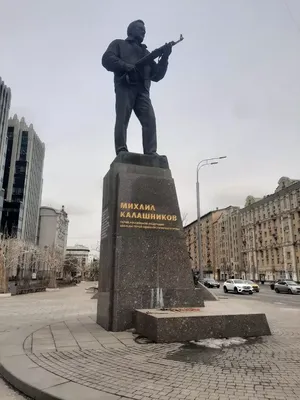 Памятник Калашникову открыли в Ижевске - YouTube