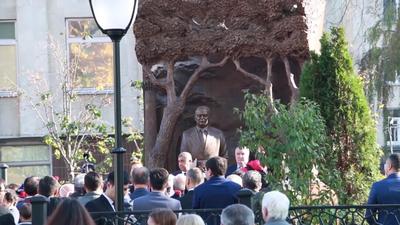 В Москве открыли памятник Исламу Каримову