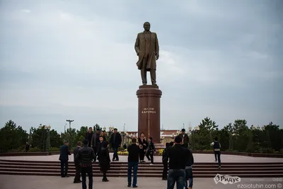В центре Москвы открыли памятник первому президенту Узбекистана Каримову –  Москва 24, 18.10.2018