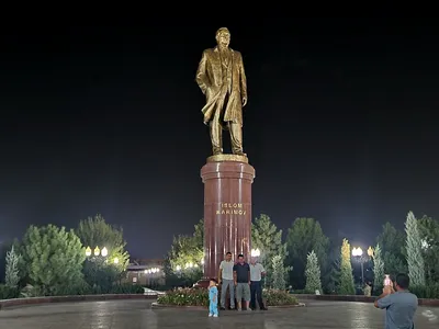 Жизнь московских памятников: кого увековечили в бронзе?