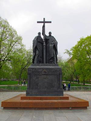 Памятник Кириллу и Мефодию в Ильинском сквере (Москва)