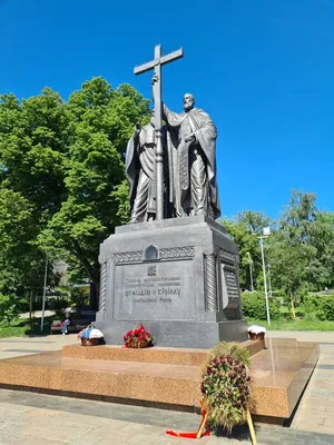 Республика Мордовия Саранск Церковь Кирилла и Мефодия Памятник Фотография