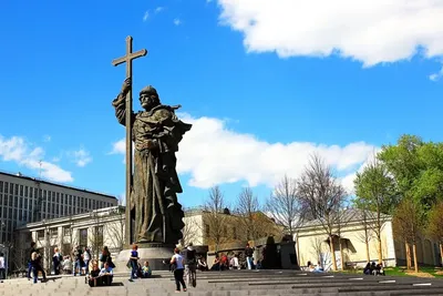 Памятник князю Владимиру на Боровицкой площади в Москве - Волга Фото