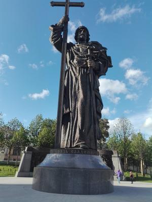 В Москве открыт памятник князю Владимиру - Российская газета