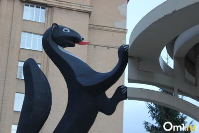В Новосибирске демонтировали памятник колбасе — Meduza