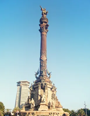 Памятник колумбу в Барселоне фото