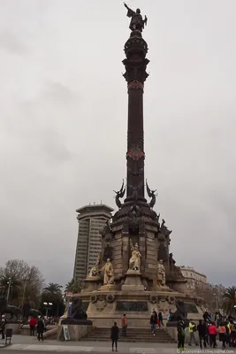 Мэр Барселоны заступилась за памятник Колумбу, который хотят снести Noticia