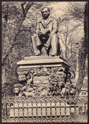 Памятник И.А.Крылову в Летнем саду.: mi_ta_pe — LiveJournal