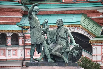 Памятник Минину и Пожарскому в Ярославле — Яркипедия