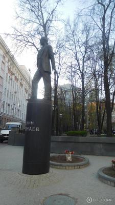 В Киеве открыли памятник певцу Муслиму Магомаеву - ZN.ua