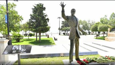 Памятник Муслиму Магомаеву открыли в центре Москвы - 7Дней.ру