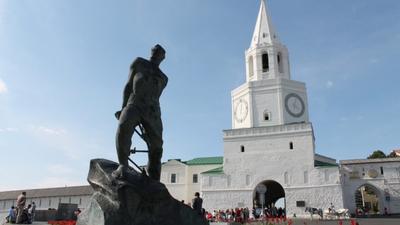 Памятник Мусе Джалилю. Описание, фото и видео, оценки и отзывы туристов.  Достопримечательности Казани, Россия.