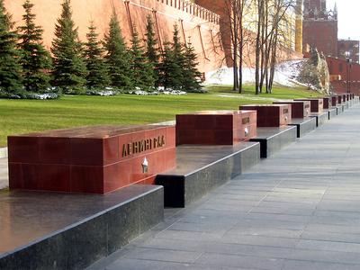 В Новобелокатае подожгли памятник неизвестному солдату | новости  Башкортостана