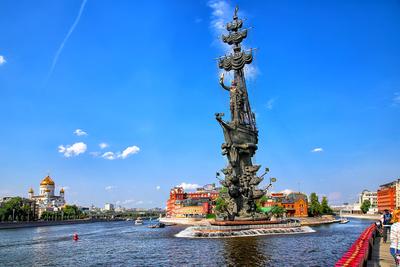 Памятник петру первому в Москве фото фотографии