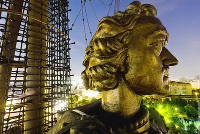 Памятник Петру Первому в Москве - скульптура Церетели