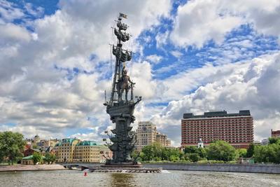 Памятник Петру I по проекту Церетели - самая большая достопримечательность  Москвы