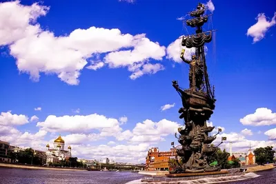 19 лет назад в Москве появился памятник Петру I работы Церетели - Мослента