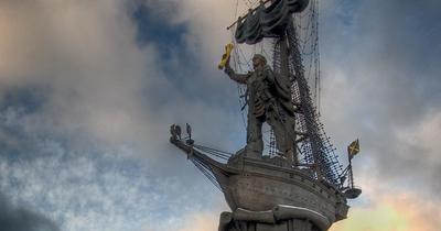Памятник Петру I, Москва. Автор, история, высота, отели рядом, фото, видео,  как добраться — Туристер.Ру